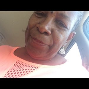 Meet your Posher, Annie